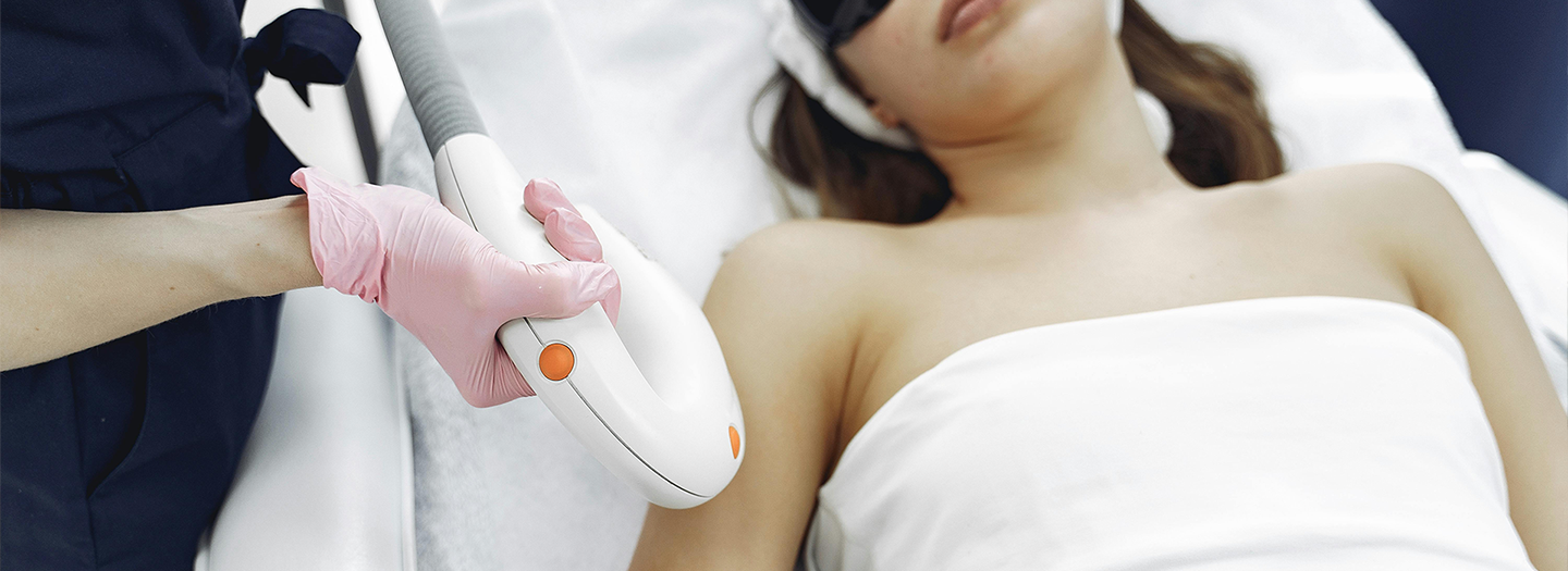 Laser hair removal treatment at Aurecutis