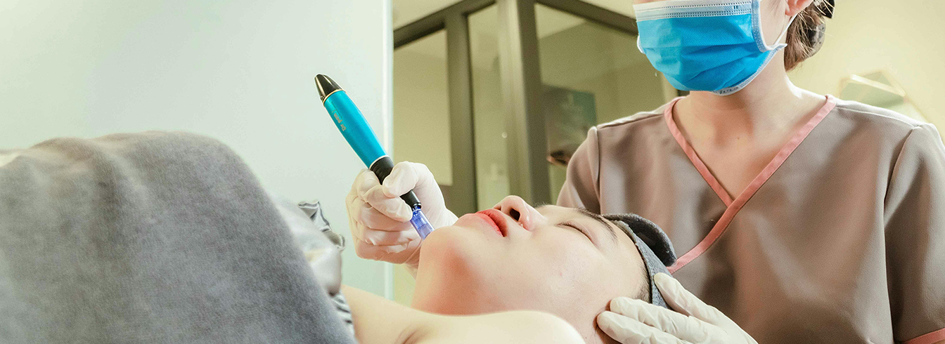 Microneedling skin rejuvenation at Aurecutis