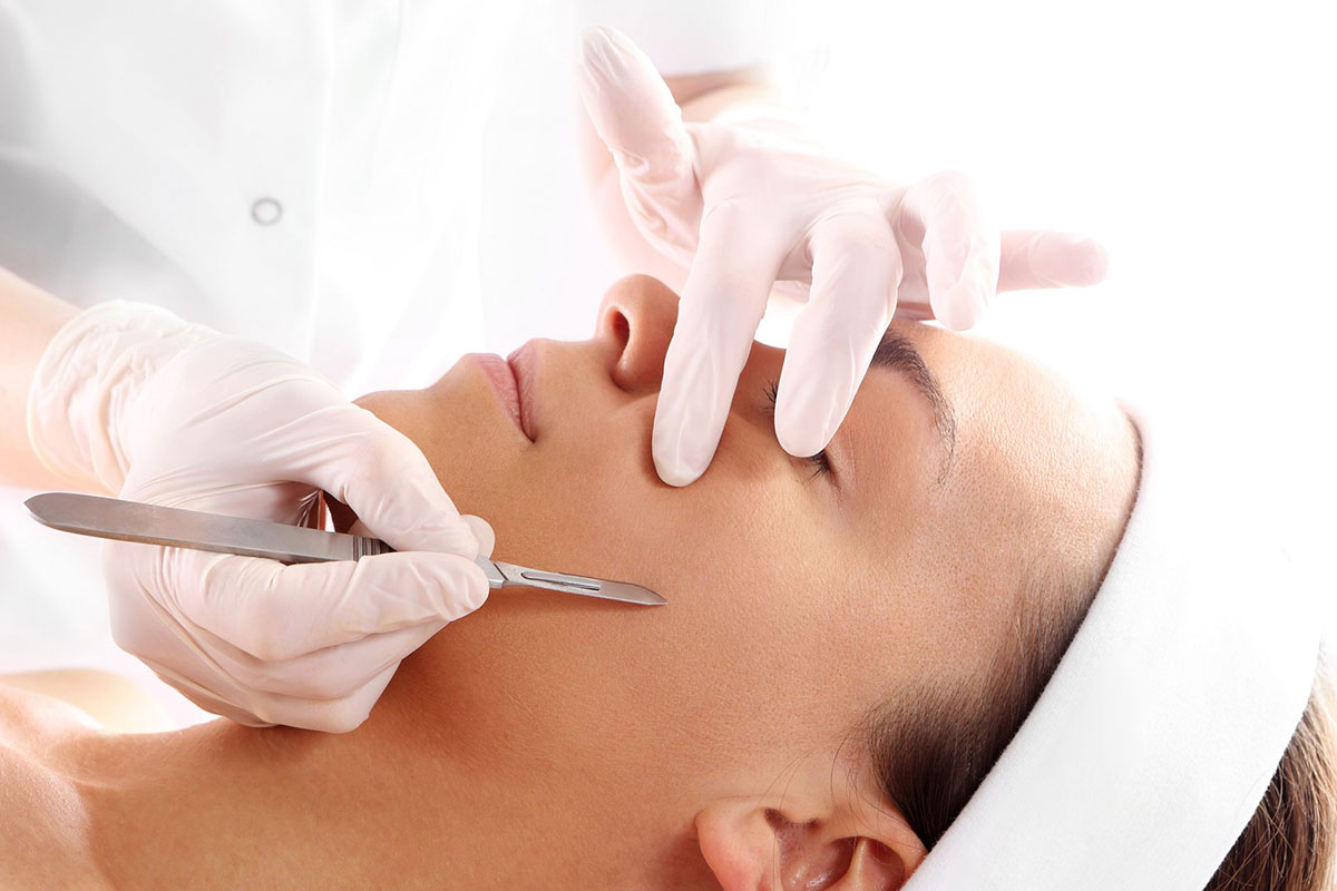 Dermaplaning face treatment